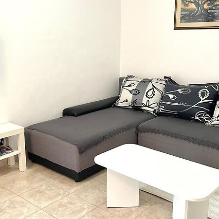 Villa Evita Apartments Prozura Exterior photo