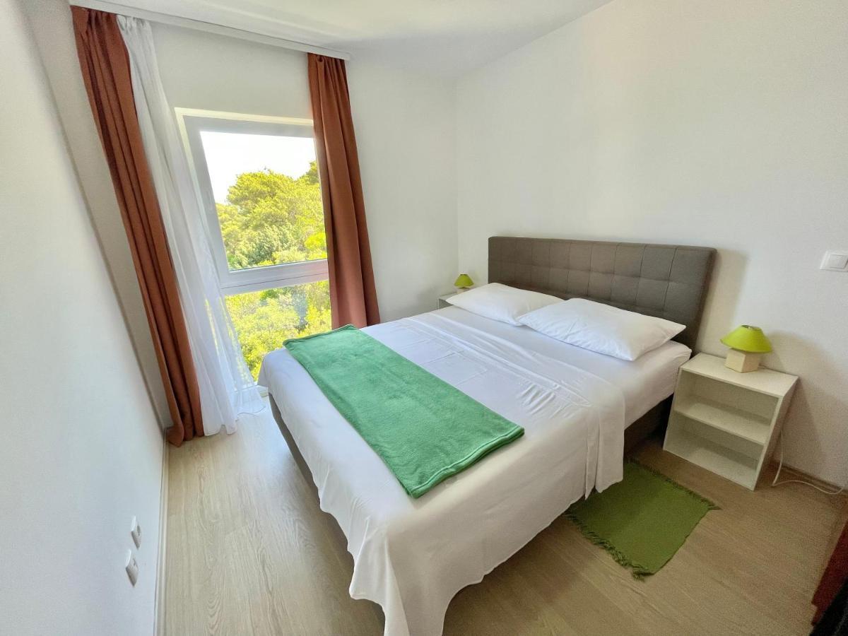 Villa Evita Apartments Prozura Exterior photo