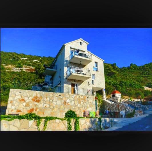 Villa Evita Apartments Prozura Exterior photo