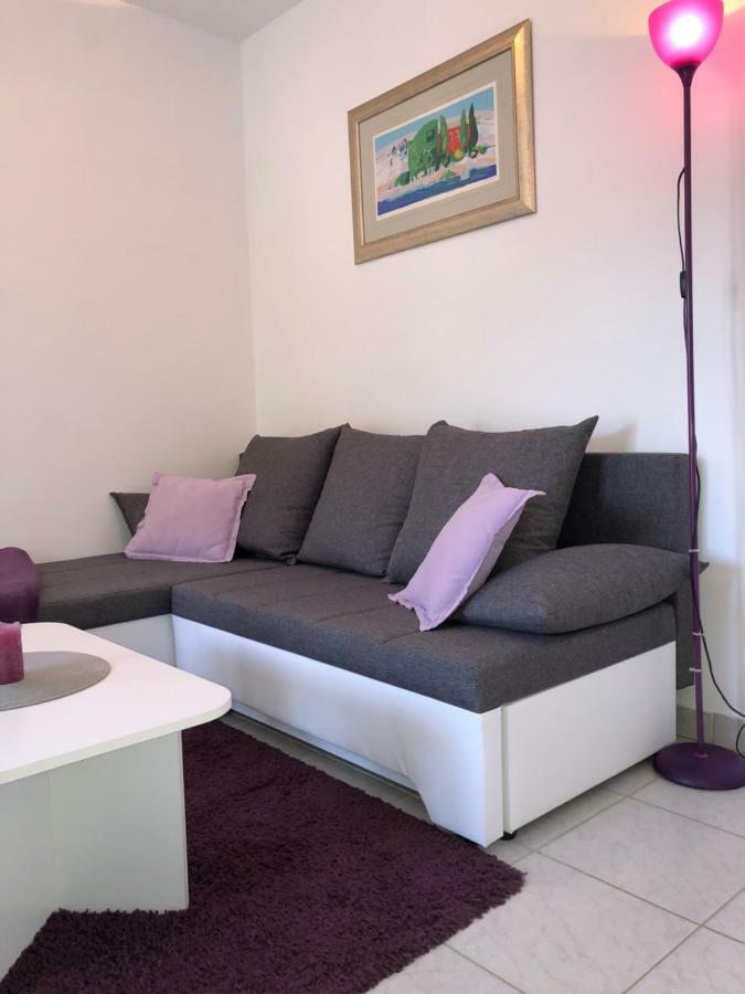 Villa Evita Apartments Prozura Exterior photo